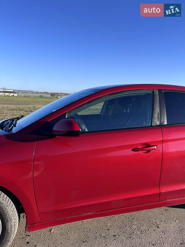 Седан Hyundai Elantra 2017 в Ізмаїлі