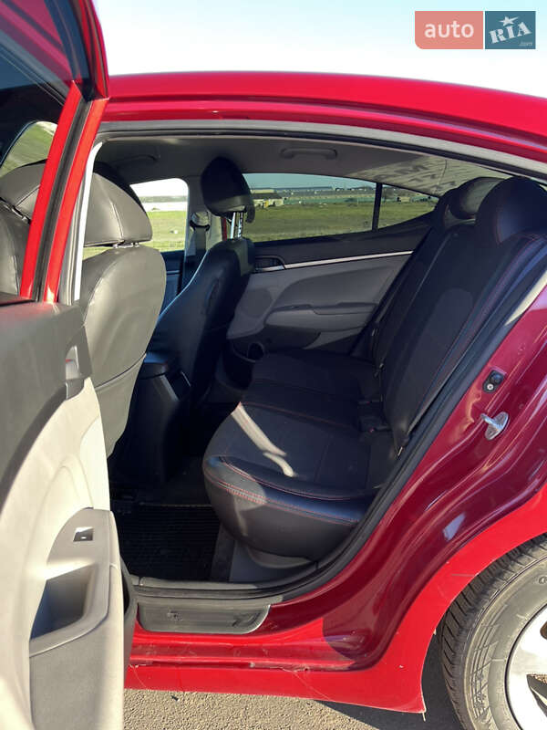 Седан Hyundai Elantra 2017 в Ізмаїлі