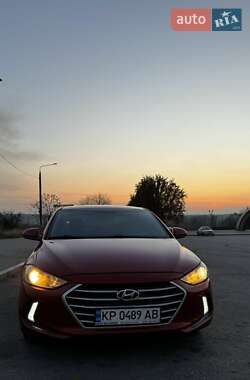 Седан Hyundai Elantra 2016 в Носовке