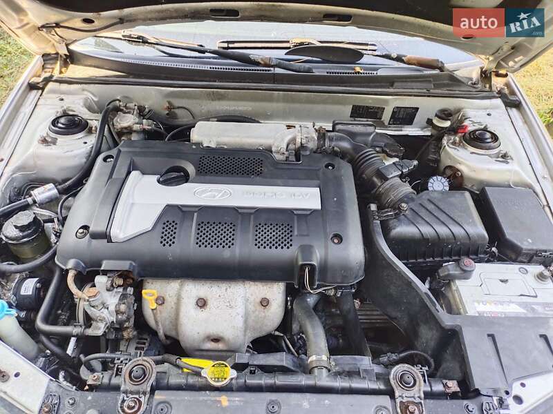 Седан Hyundai Elantra 2004 в Чернигове