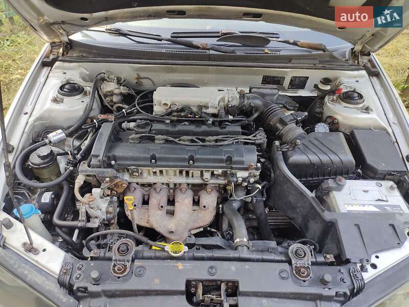 Седан Hyundai Elantra 2004 в Чернигове