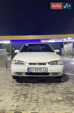 Седан Hyundai Elantra 1995 в Білгороді-Дністровському