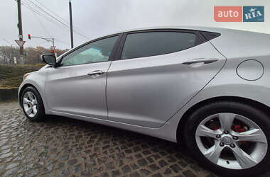 Седан Hyundai Elantra 2014 в Львові