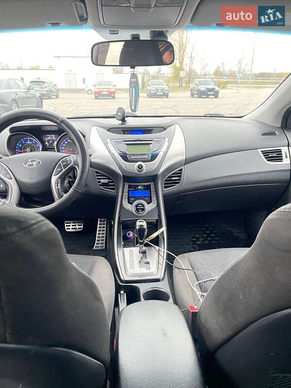 Седан Hyundai Elantra 2013 в Києві