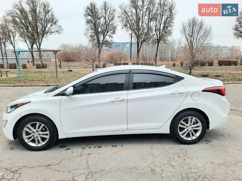 Седан Hyundai Elantra 2014 в Каменском