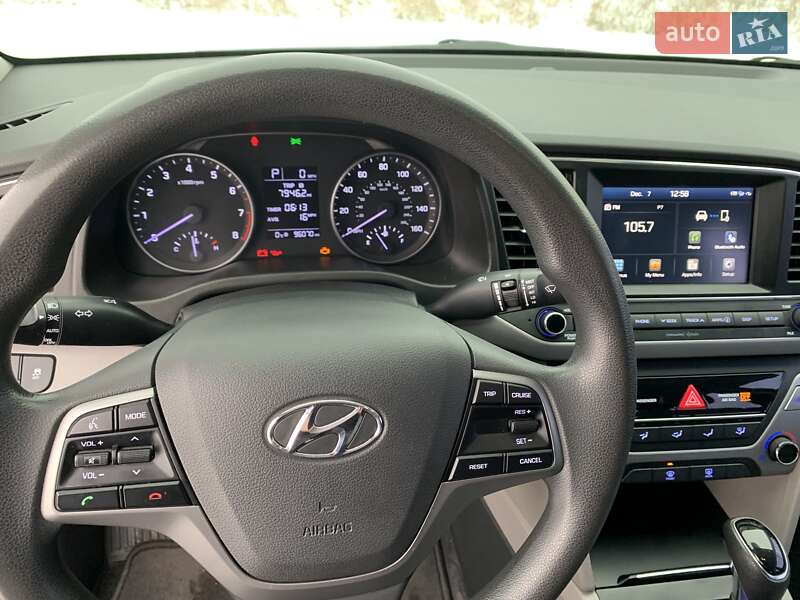 Седан Hyundai Elantra 2016 в Люботине