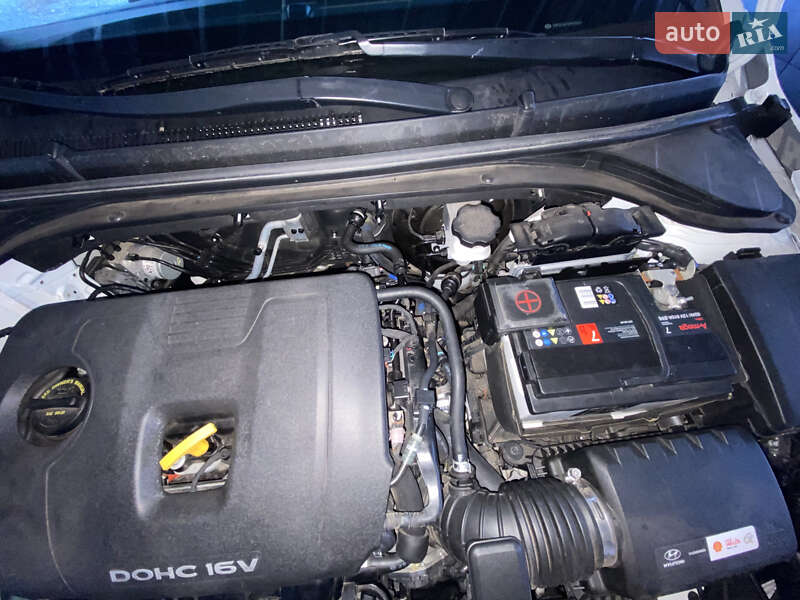 Седан Hyundai Elantra 2018 в Кривом Роге