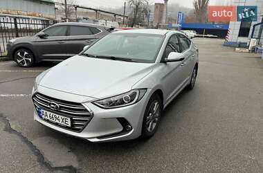 Седан Hyundai Elantra 2018 в Киеве