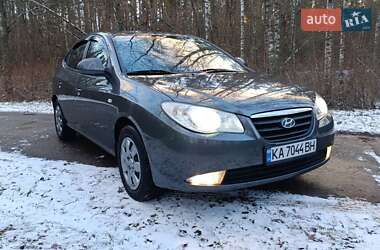 Седан Hyundai Elantra 2008 в Прилуках