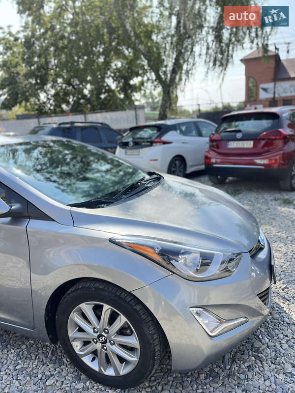 Седан Hyundai Elantra 2015 в Ивано-Франковске