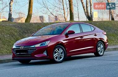 Седан Hyundai Elantra 2019 в Києві