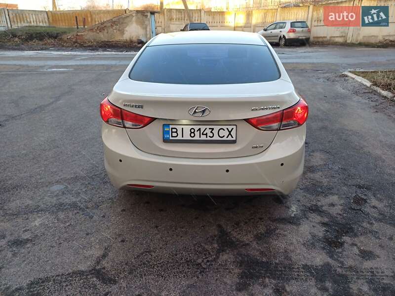 Седан Hyundai Elantra 2012 в Полтаве
