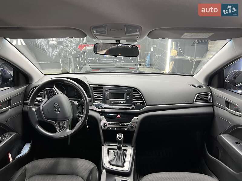 Седан Hyundai Elantra 2018 в Харькове