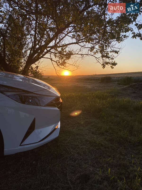 Седан Hyundai Elantra 2022 в Киеве