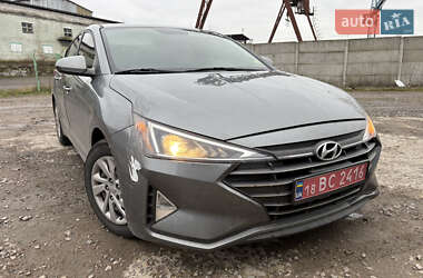 Седан Hyundai Elantra 2019 в Рівному