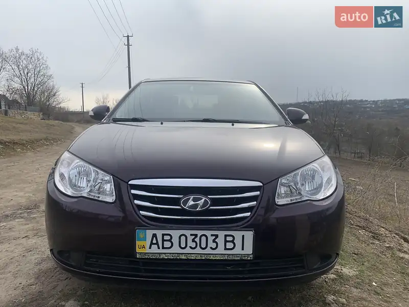 Седан Hyundai Elantra 2010 в 