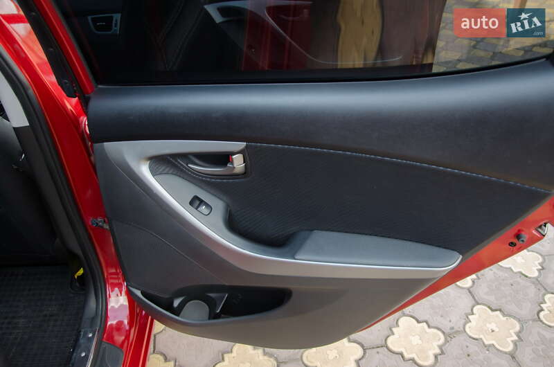 Седан Hyundai Elantra 2013 в Кривом Роге