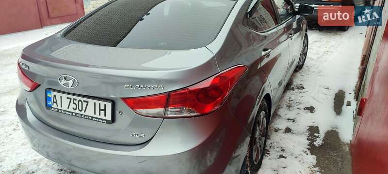 Седан Hyundai Elantra 2012 в Києві