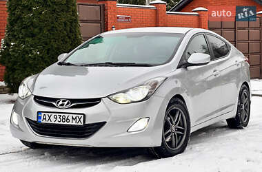 Седан Hyundai Elantra 2012 в Києві