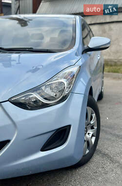 Седан Hyundai Elantra 2013 в Киеве