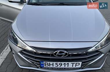 Седан Hyundai Elantra 2019 в Одесі