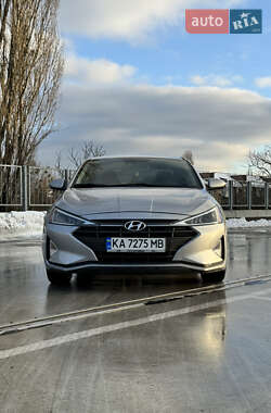 Седан Hyundai Elantra 2019 в Киеве