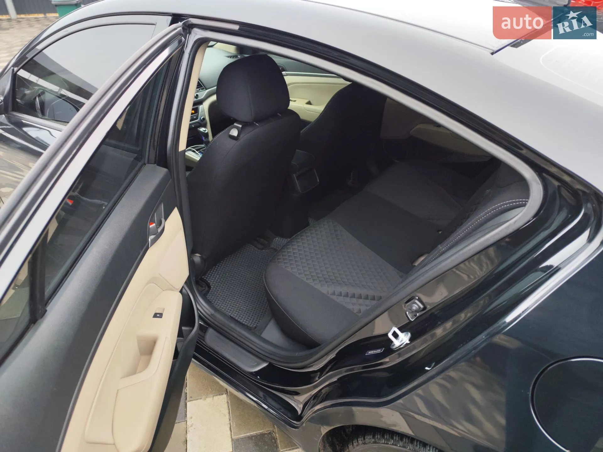 2018 Hyundai Elantra - мініатюра 11