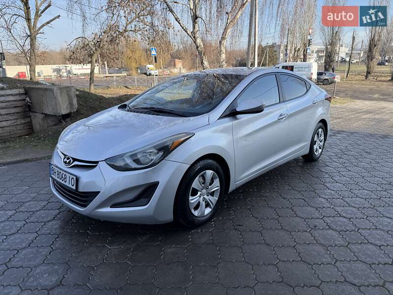 Седан Hyundai Elantra 2015 в Миколаєві