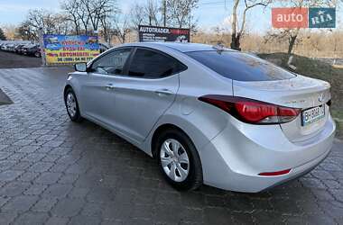 Седан Hyundai Elantra 2015 в Миколаєві