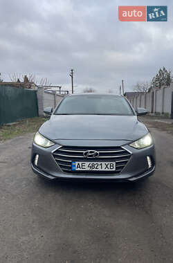 Седан Hyundai Elantra 2017 в Дніпрі