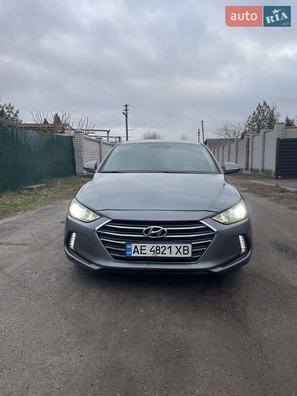 Седан Hyundai Elantra 2017 в Днепре