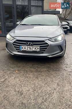 Седан Hyundai Elantra 2016 в Львові