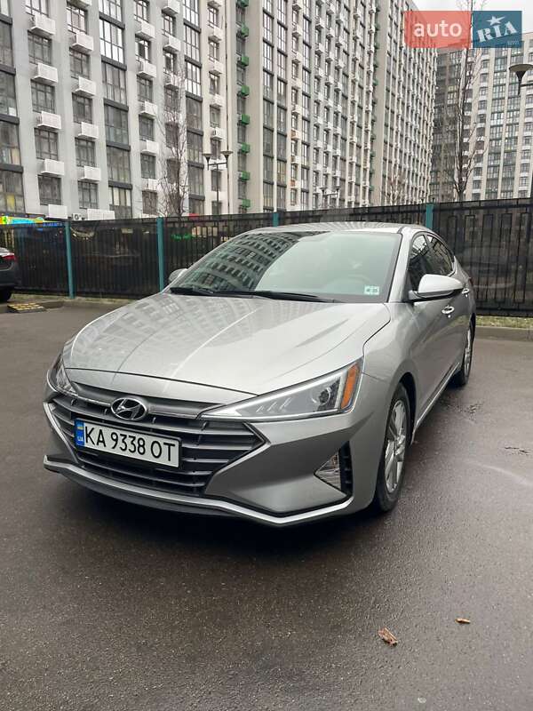 Седан Hyundai Elantra 2020 в Києві