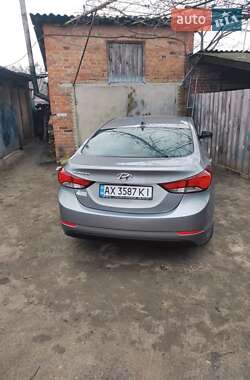 Седан Hyundai Elantra 2014 в Лебедині