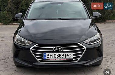 Седан Hyundai Elantra 2017 в Черноморске