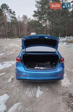 Седан Hyundai Elantra 2016 в 