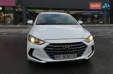 Седан Hyundai Elantra 2016 в Києві