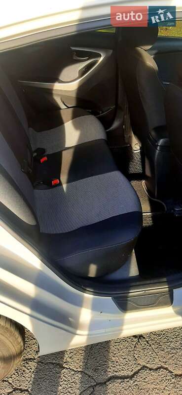 Седан Hyundai Elantra 2011 в Кривом Роге