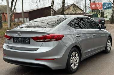 Седан Hyundai Elantra 2016 в Охтирці