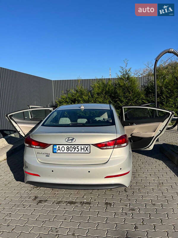 Седан Hyundai Elantra 2016 в Ужгороде фото 12 Седан Hyundai Elantra 2016 в Ужгороде