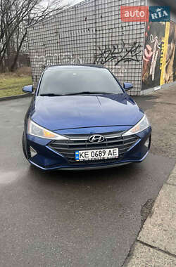 Седан Hyundai Elantra 2018 в 