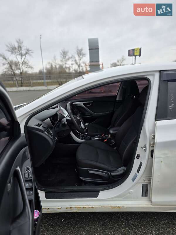Седан Hyundai Elantra 2013 в Киеве