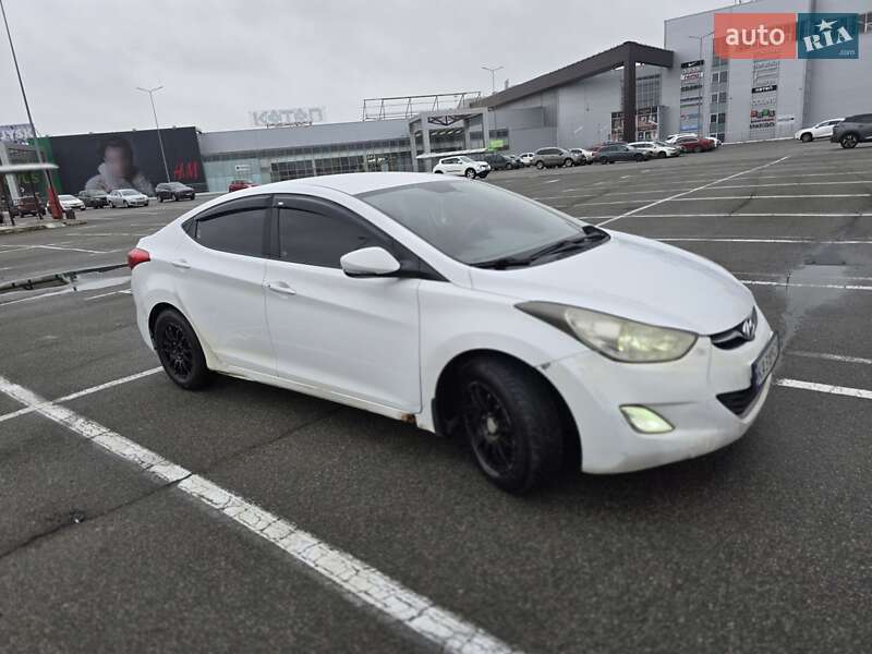 Седан Hyundai Elantra 2013 в Киеве