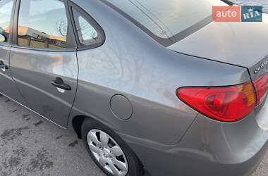 Седан Hyundai Elantra 2010 в Києві