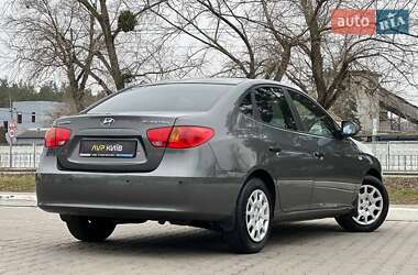 Седан Hyundai Elantra 2008 в Києві