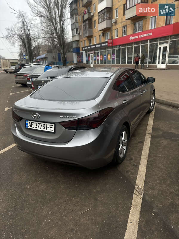 Седан Hyundai Elantra 2012 в Кривом Роге