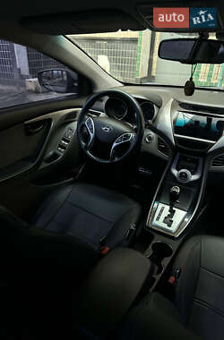 Седан Hyundai Elantra 2012 в Кривом Роге