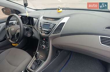 Седан Hyundai Elantra 2014 в Каменском