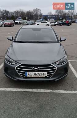 Седан Hyundai Elantra 2016 в Дніпрі