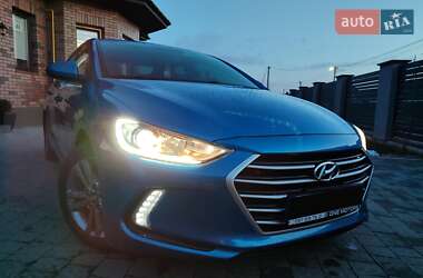 Седан Hyundai Elantra 2016 в Вараші